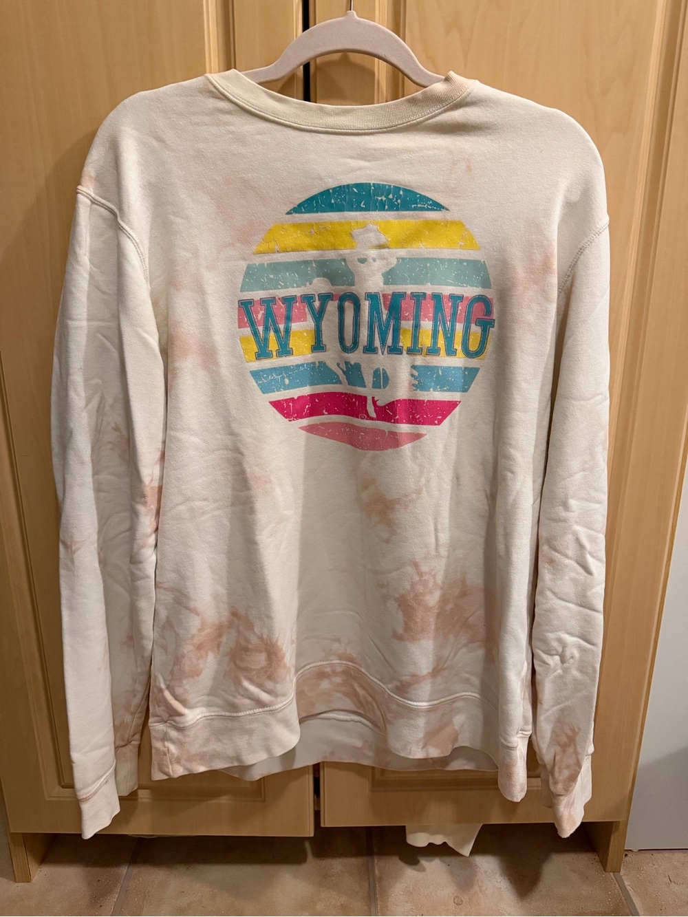 Wyoming crewneck with tie dye details 🩷